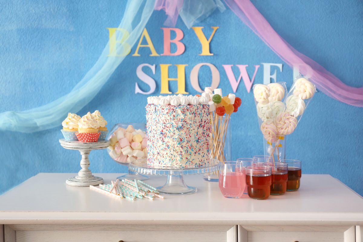 Baby Shower Cake Ideas: 12 Designs, Flavours and Practical Tips 2 How much cake do you need for a baby shower