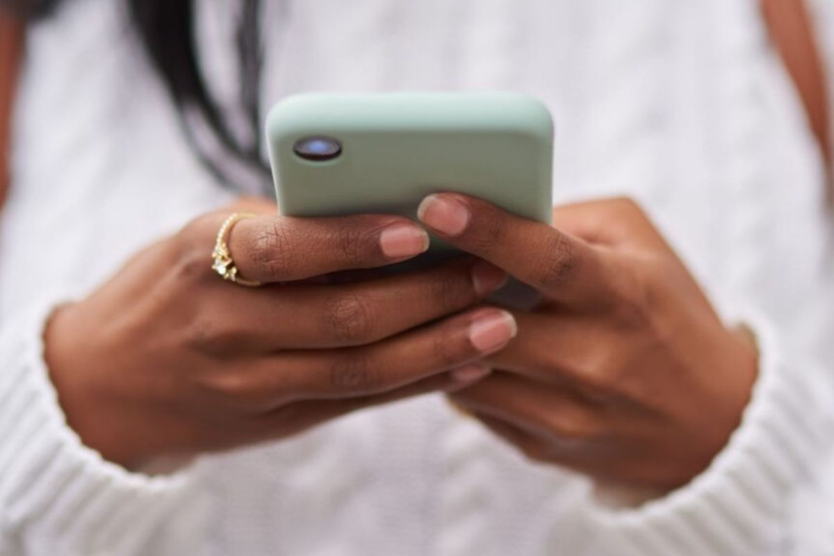 12 Psychological Facts About Human Behaviour (and What the Research Really Says) 4 People tend to be happier busy than idle but overload is different