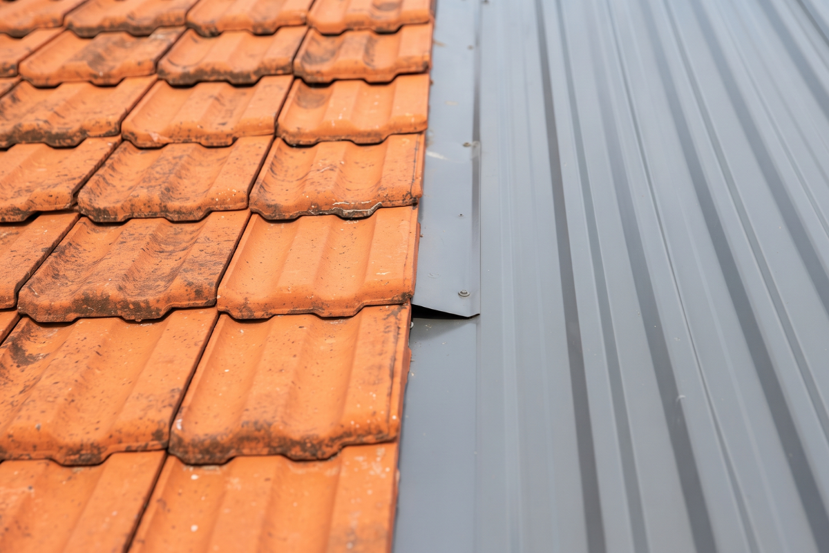 Roofing materials compared at a glance