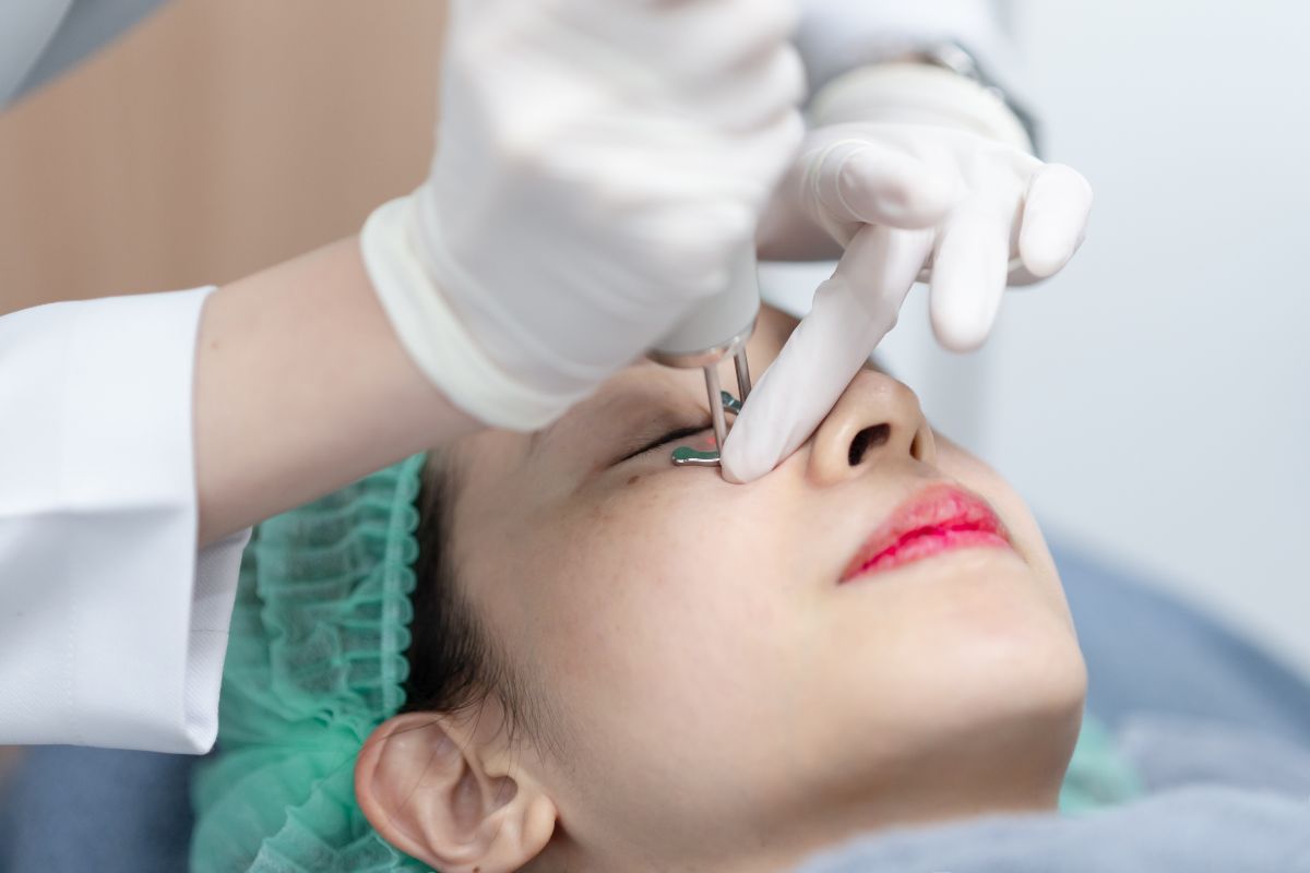 Treatments for under eye pigmentation